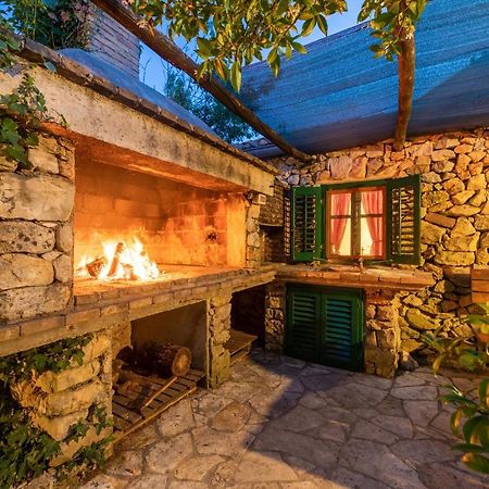 Villa Lindraze Добринь Экстерьер фото